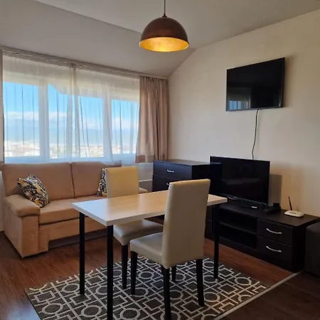 Tower Cozy With Mountain View Apartmán