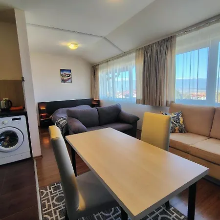 Tower Cozy With Mountain View Apartmán *