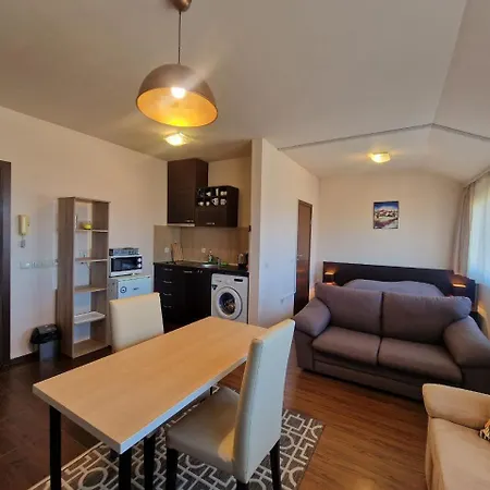 Tower Cozy With Mountain View アパート バンスコ